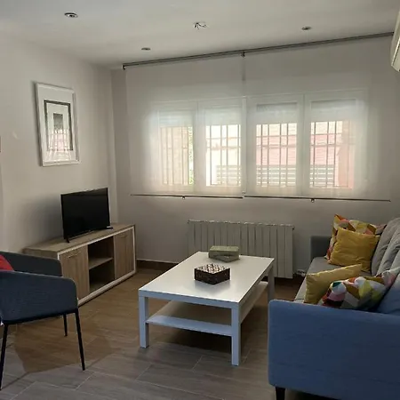 Vivienda Turistica Paseo Del Salon Apartment *