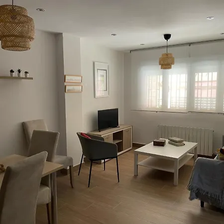 Vivienda Turistica Paseo Del Salon アパート